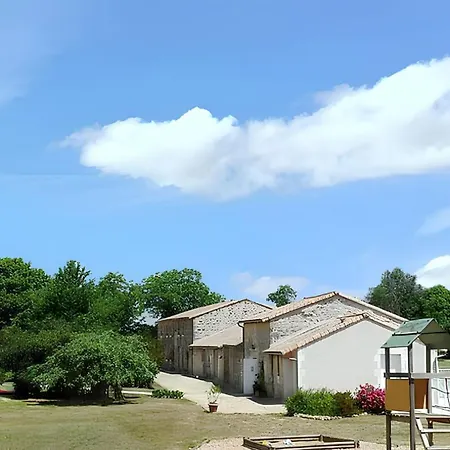 Maison Charmante A Avec Piscine Partagee *